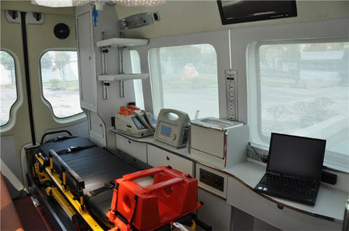 包头救护车内部